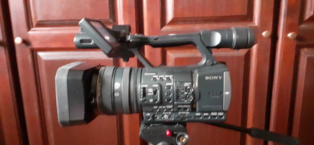 Câmara de filmar profissional Sony HDR AX-2000