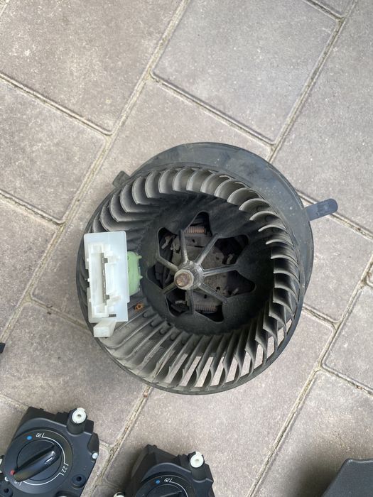 Вентилятор Моторчик пічки VW  Passat B5 B6 Skoda A5 Golf 5 Jetta
