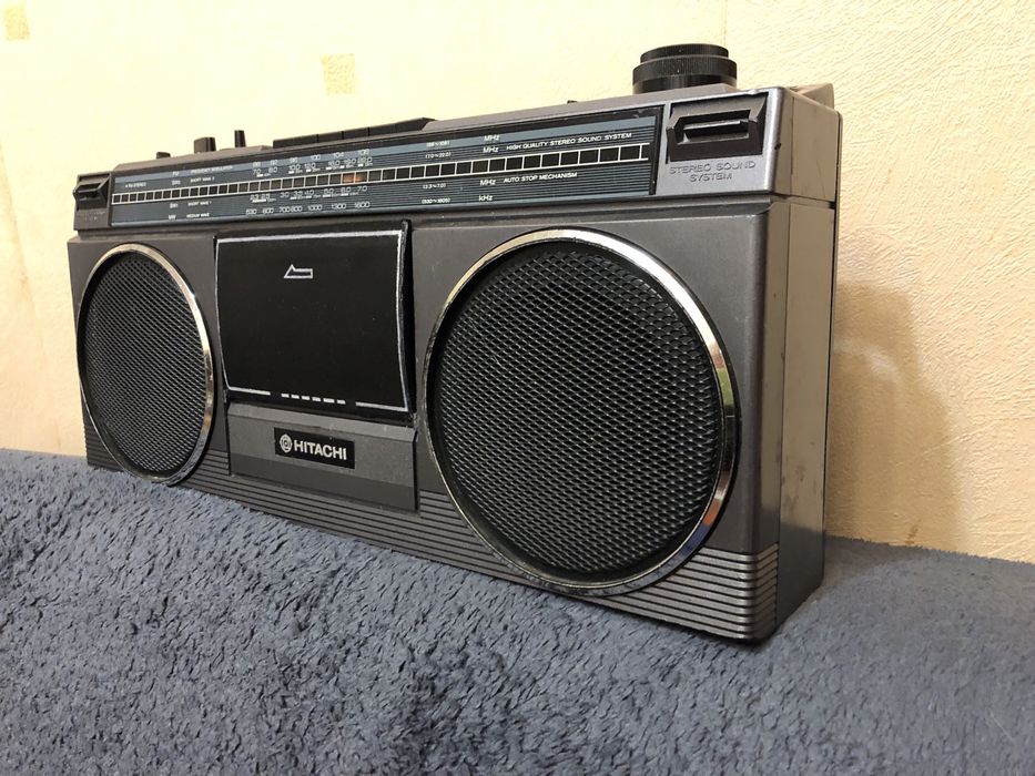 Продам японську магнітолу Hitachi trk-610w