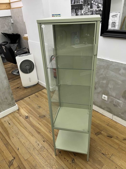 VItrine de vidro IKEA