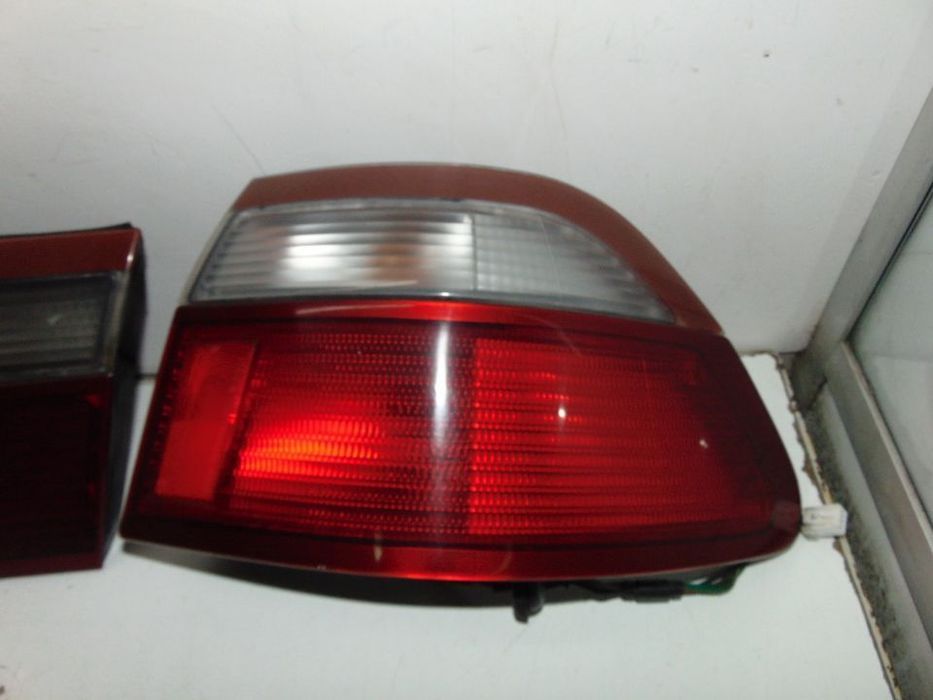 Mazda 626 farolins trás originais