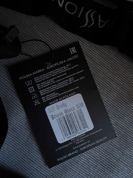 Passion Bruno Body S/M – czarne lakierowane body męskie