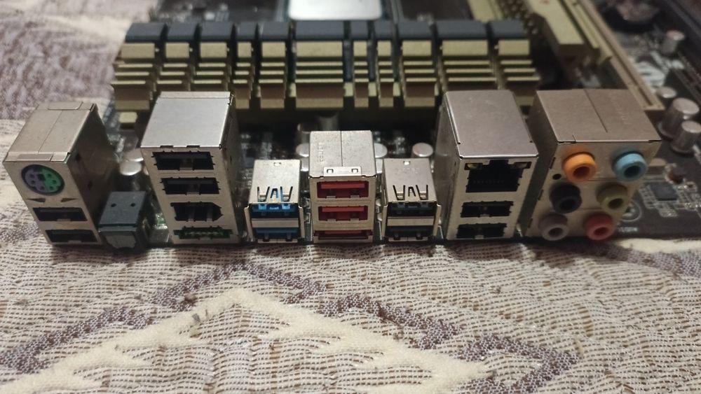 SABERTOOTH комплект 16gb DDR3  процессор Phenom 2 , 6 ядер