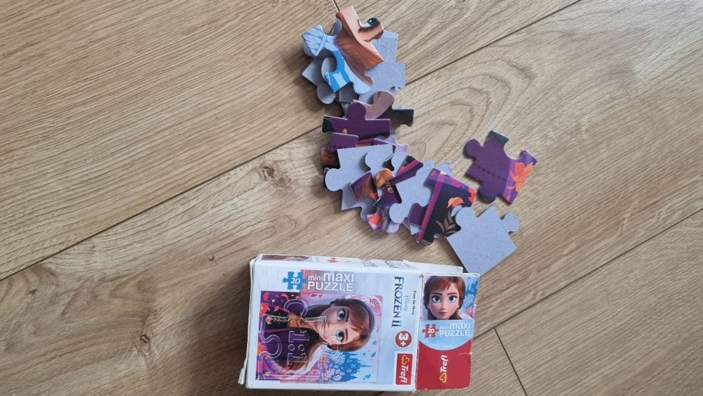 94. Małe puzzle! Anna z Krainy Lodu! Frozen II  3+ Trefl
