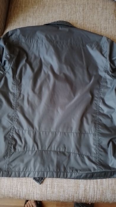 Продам легкую куртку Bigazzi,48р.