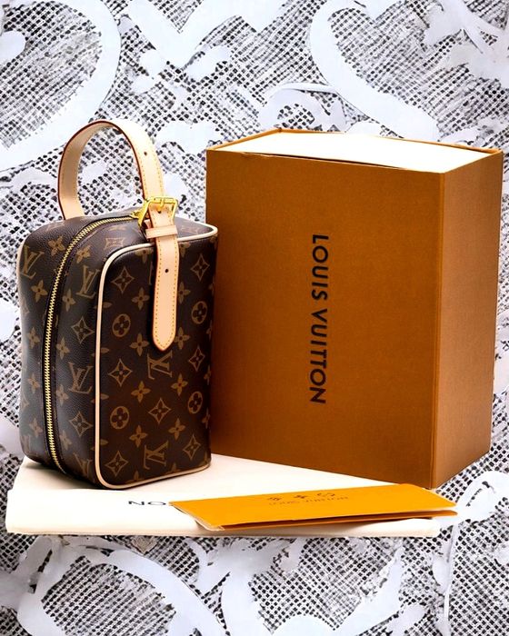 Дорожня косметичка жіноча сумка Louis Vuitton Dopp Kit Toilet Pouch