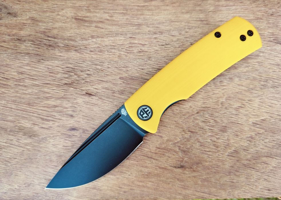 Nóż Petrified Fish Beluga Mini żółta