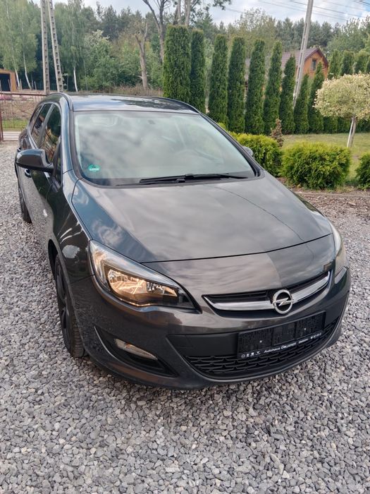 Opel astra J 2014rok 1.4turbo 140koni