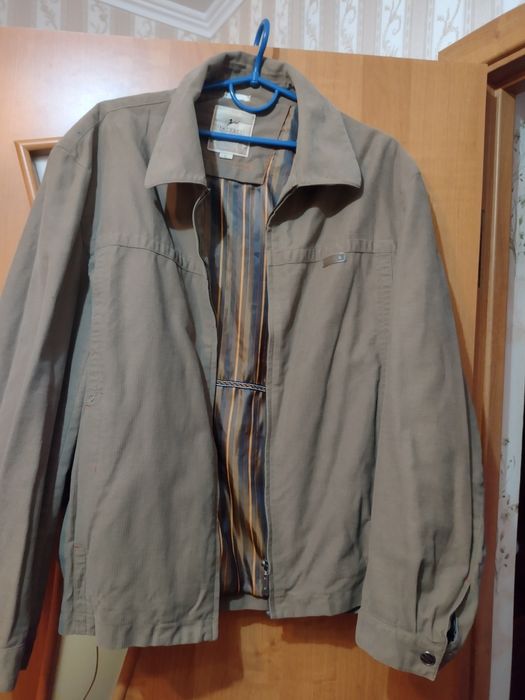 Курточка чоловіча