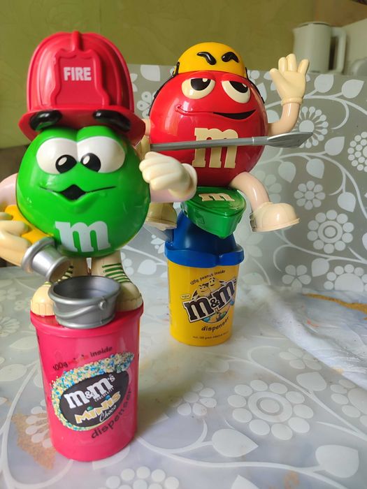 Оригінальний диспансер M&ms
