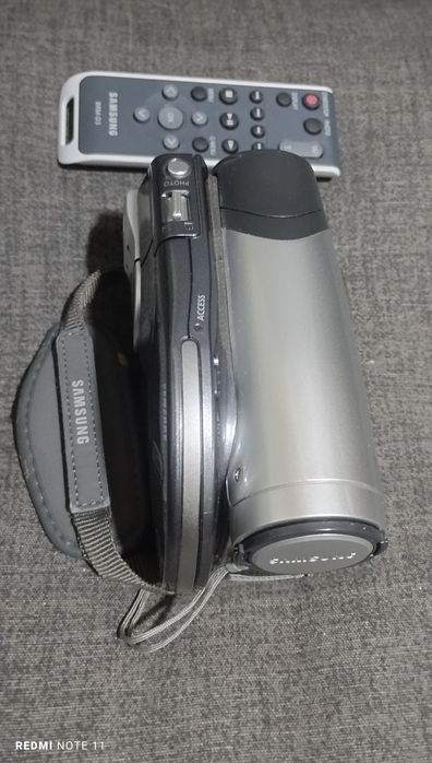 Видеокамеры Samsung, JVC