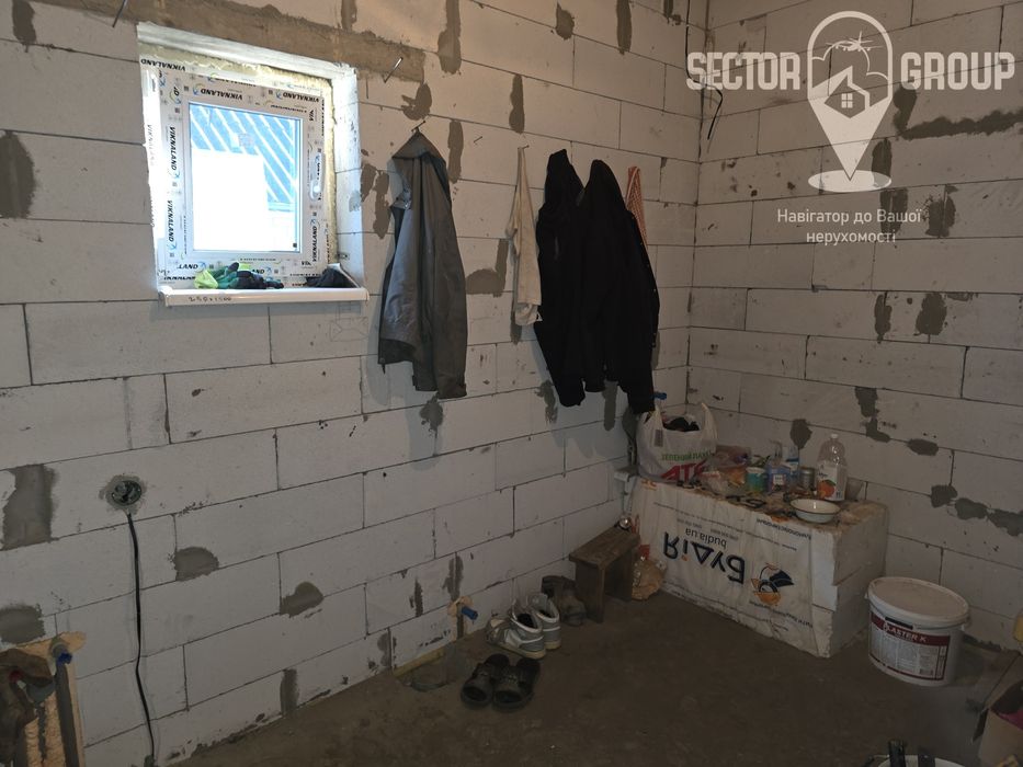 Напроти лікарні. 100кв.м., 2 тераси, 6 соток.