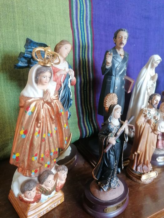 Coleção de Estatuetas de Santos