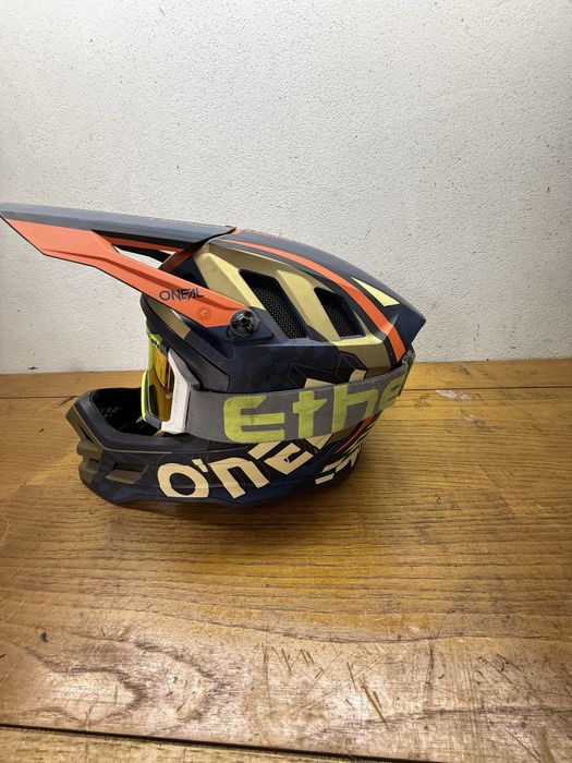 Capacete O NEAL mais oculos