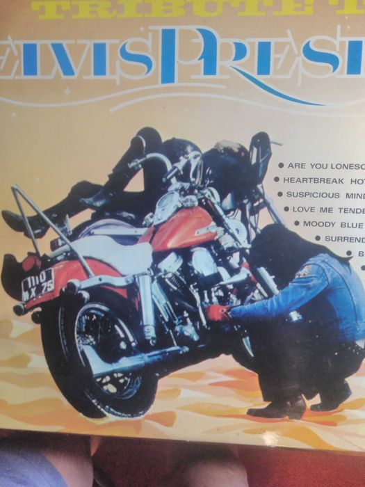 Singles e L.Pês  de vários artistas portugueses e estrangeiros