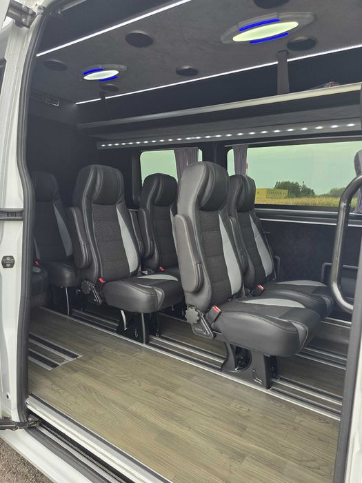 Wynajem busów 9 osobowych - Renault Master 2021r. 2.3 180KM - Rędziny