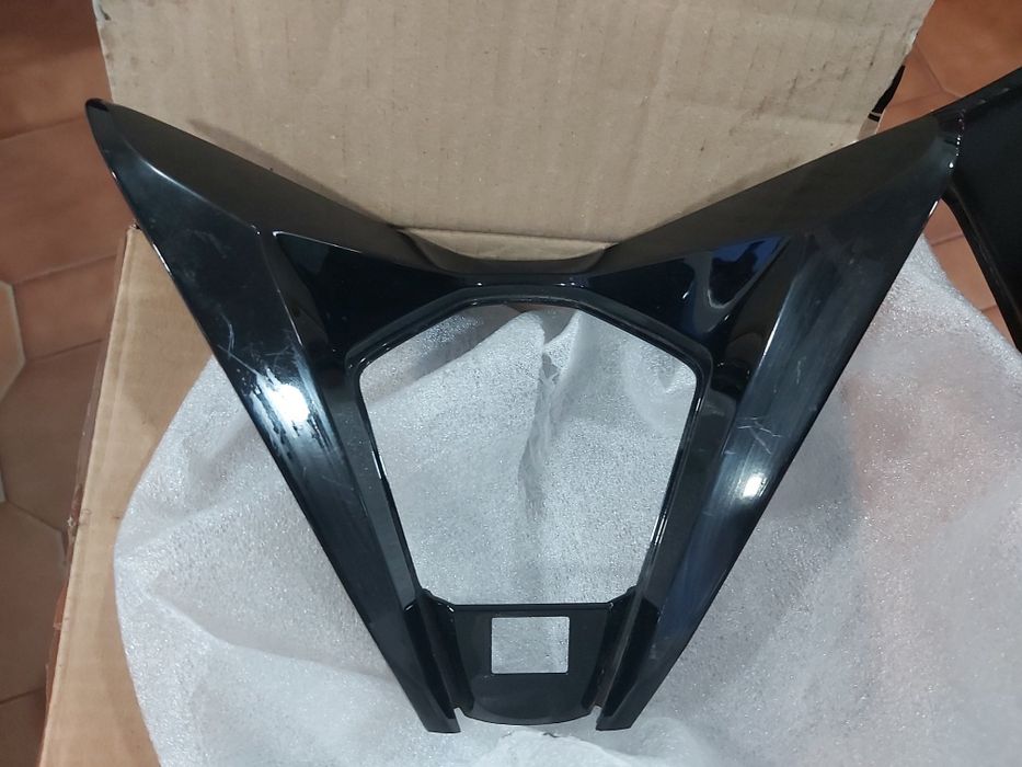 Peça acabamento volante Honda Forza 125 de 2016