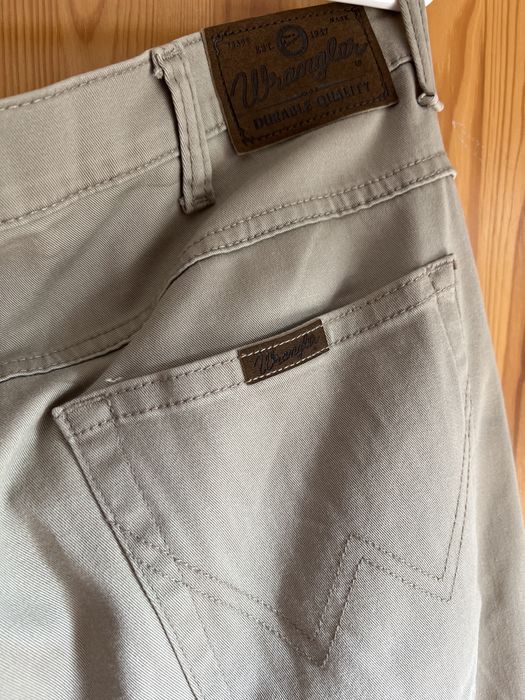 Sprzedam spodnie firmy Wrangler model Regular Fit W38 L30