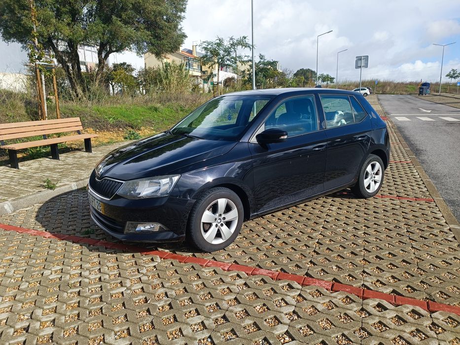 SKODA Fabia 1.4 Tdi 90cv Ano 2015