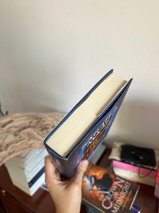 Throne of glass capa dura