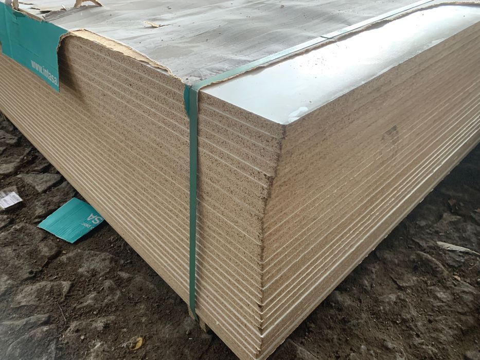 Placa de Melamina Branca dupla face (nova) 2,75x1,83cm  19mm