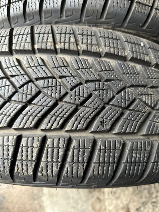 Резина 215/55/18 Good Year R18 зима пара 95% 2024