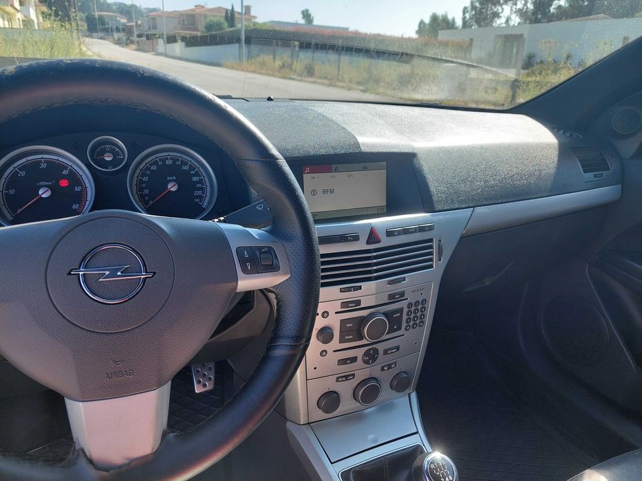 Opel astra h gtc 1.9 150cv