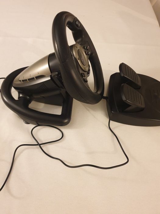 Volante e pedais Jinshu GTR