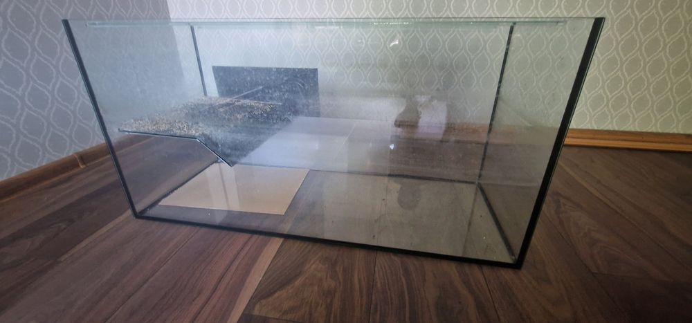 Продам Аквариумы 80л. и 200л.