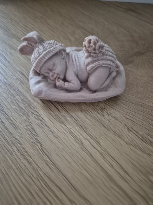 Dekoracja tortu Jadalna Figurka śpiącego bobasa z masy cukrowej