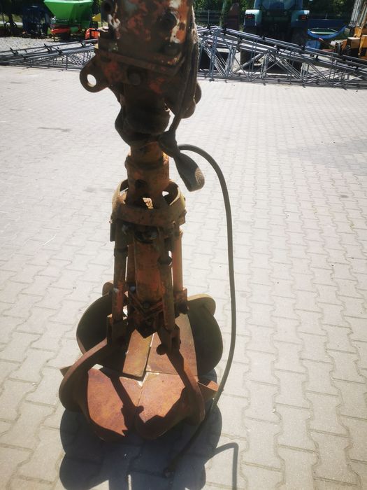 Chwytak do koparko ładowarki z obrotnicą