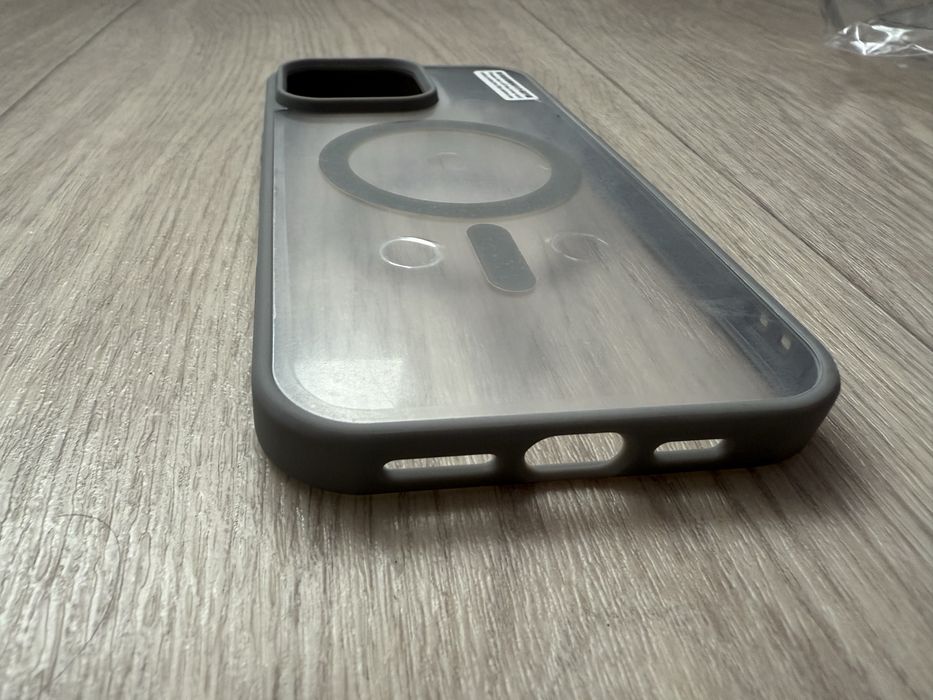 Чохли iPhone 16 Pro Max