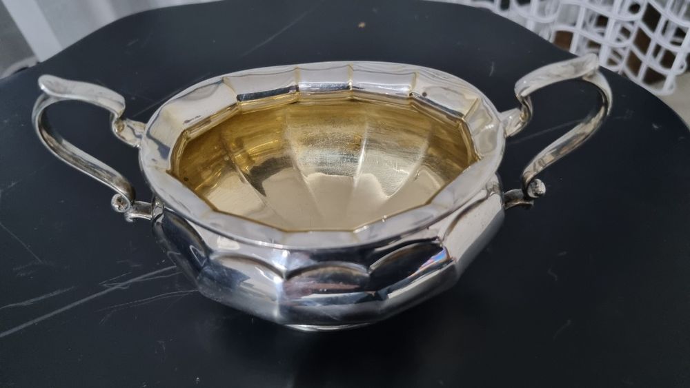 Posrebrzana I sygnowana cukiernica