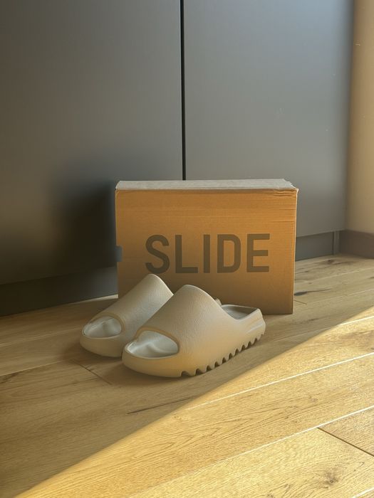 Klapki Yeezy slide