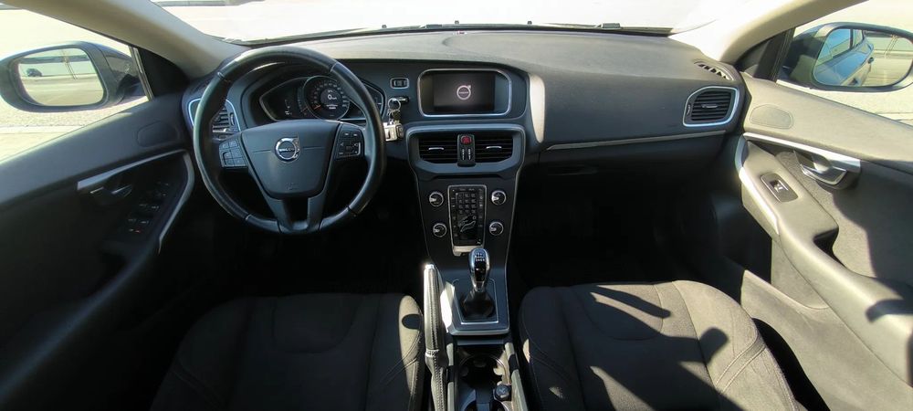 Volvo V40 Cross Country 2.0 D2 Momentum