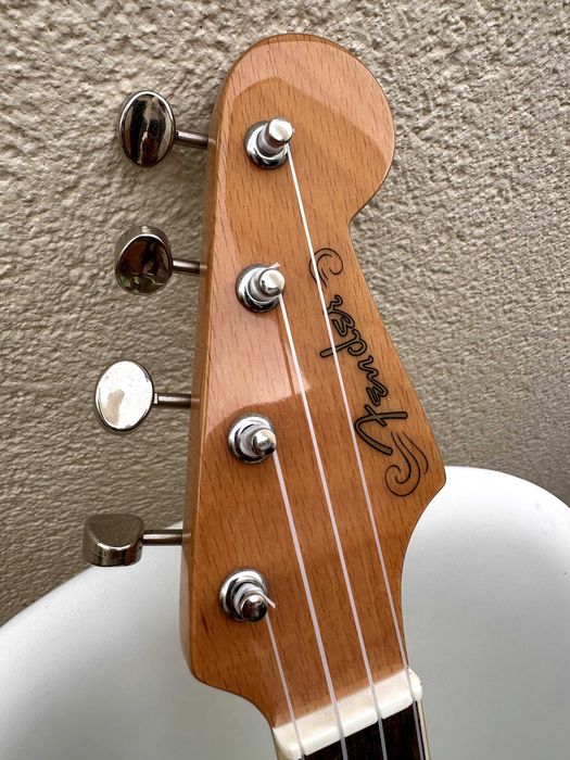 Ukulele Fender Stratocaster com garantia