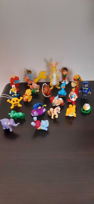 Figurki różne 21 sztuk