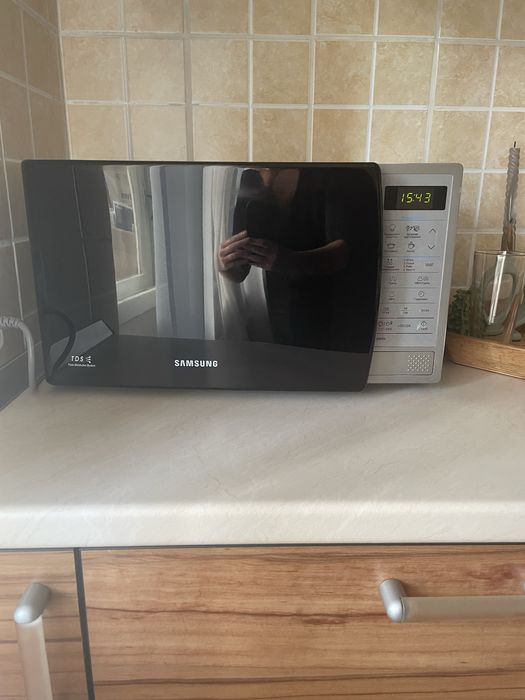 Микроволновка Samsung GE83KRS