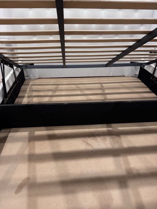 Cama com estrado elevatorio 200x160