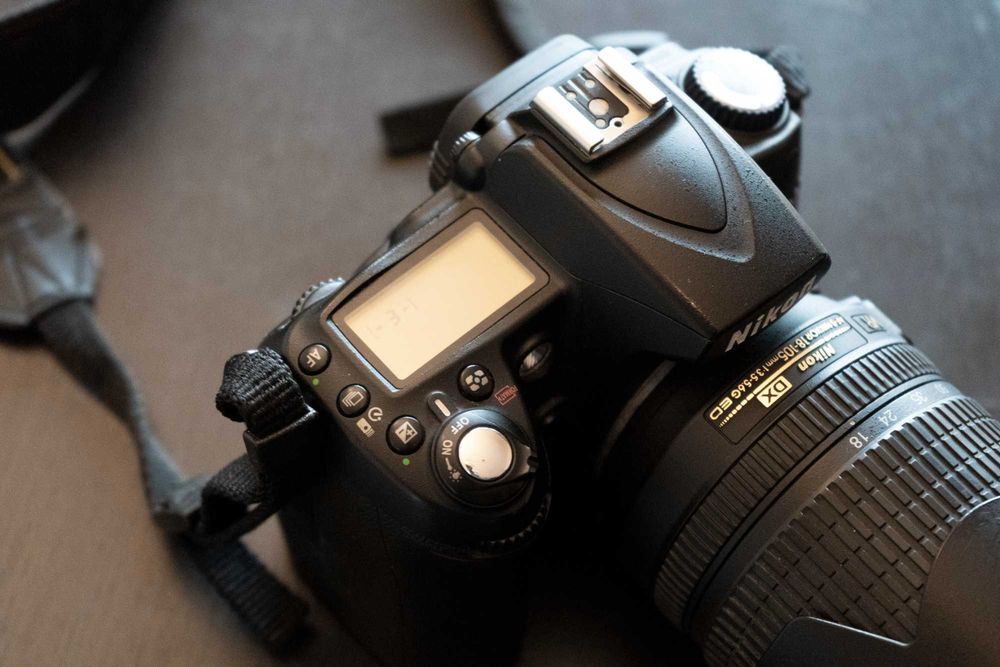 Nikon D90 + bateriaa extra + Mochila de transporte + objetiva 18-105