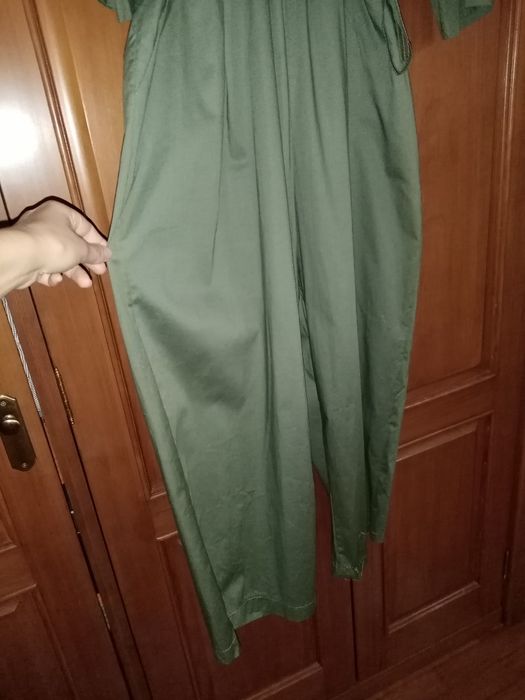 Macacão verde caqui