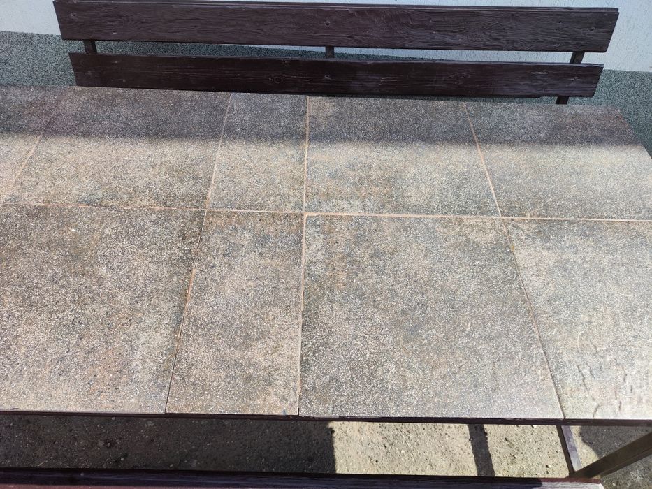 Срочно! Стол + 2 лавочки (в подарок ковер)