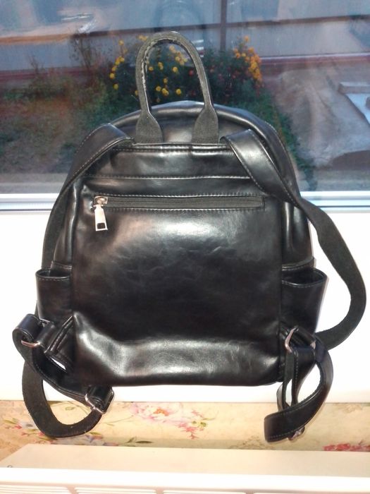 Продам жіночий рюкзак кожзам