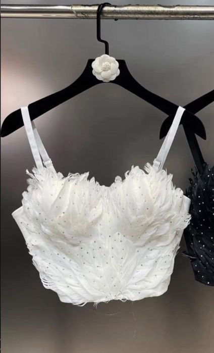 Корсет топ білий з пірʼям хс-с