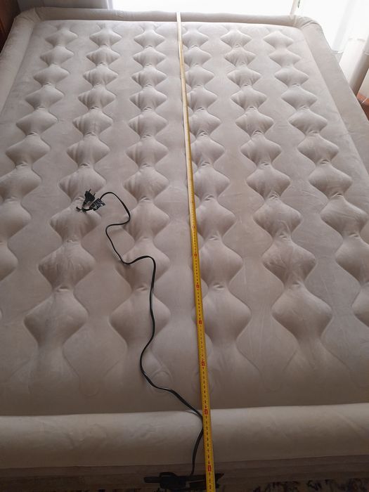 Colchão insuflável duplo 150 x 200 x 49 cm com bomba