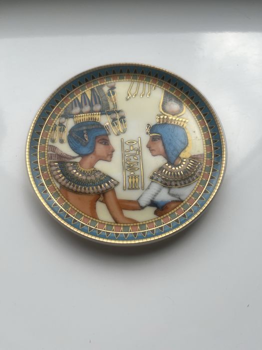 Египетская декоративная фарфоровая тарелка