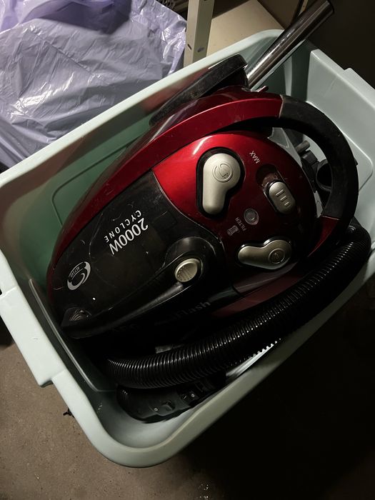 Aspirador Rowenta 2000W Cyclonic – Sem Saco