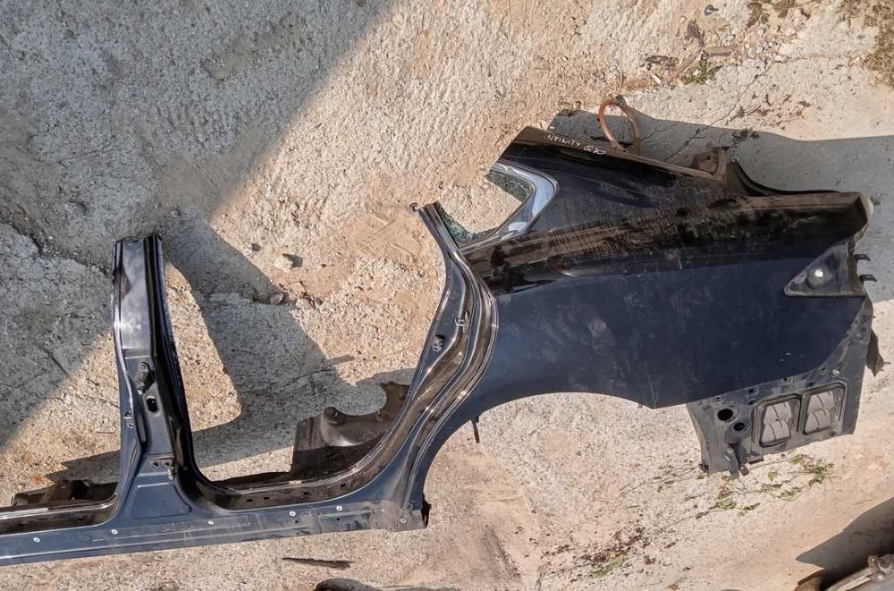 Відрізні частини/четверті на Infiniti Q70