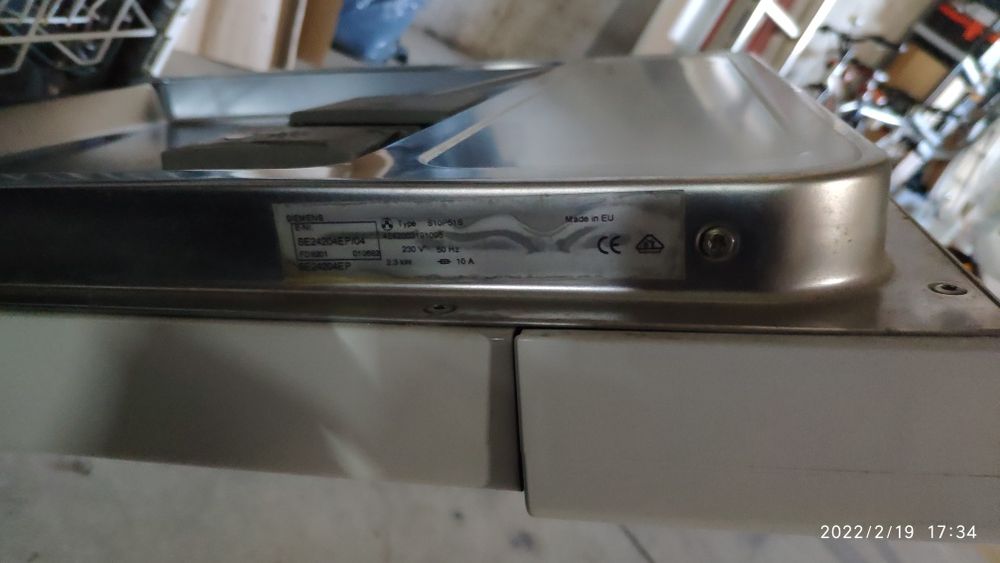 Máquina de lavar loiça da marca Siemens para peças