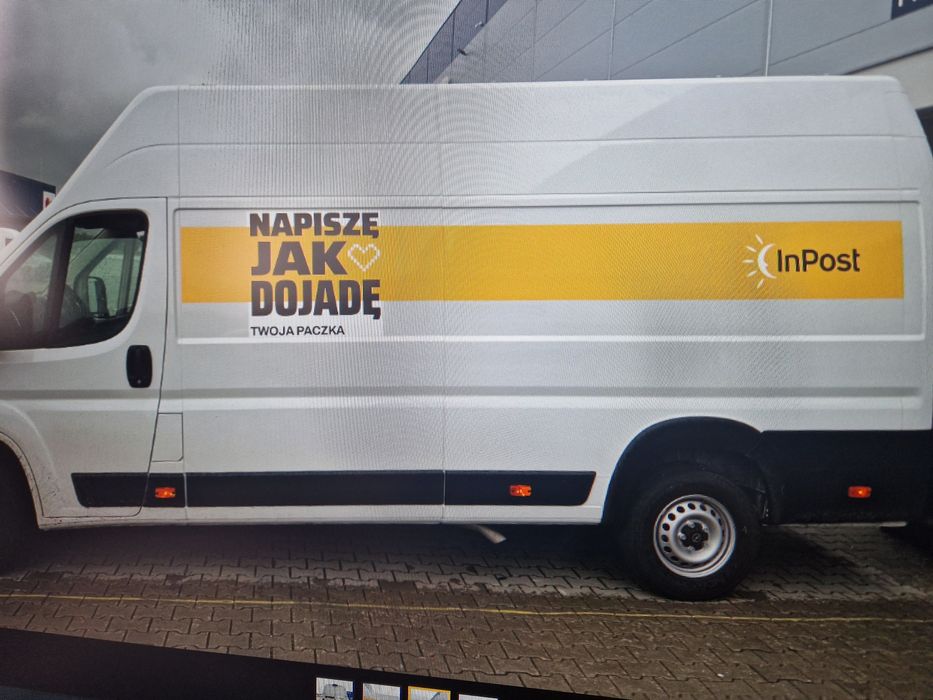 Naklejki na busa INPOST Nowe oklejenie